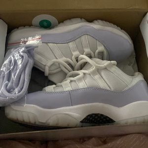 women’s jordan retro 11 low top